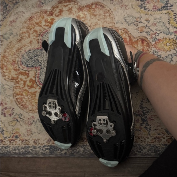 Bontrager Black Cycling Shoes for Women - Picture 2 of 7